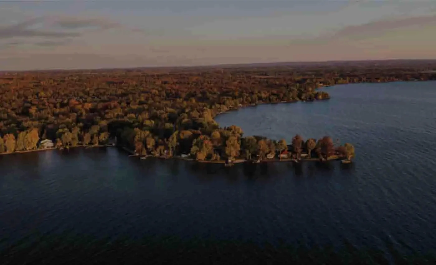 Lake Simcoe shoreline at Harbourline — Innisfil, Ontario